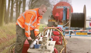 Cable blowing machine